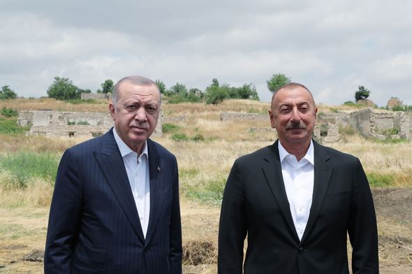 İlham Əliyev Rəcəb Tayyib Ərdoğanı Füzuli rayonunda qarşıladı - FOTOLAR