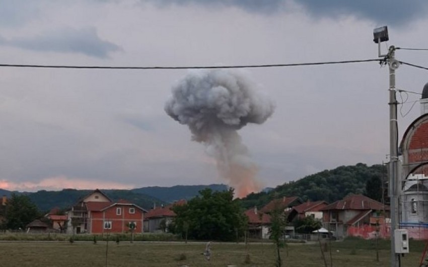 Serbiyada hərbi müəssisədə partlayış baş verib