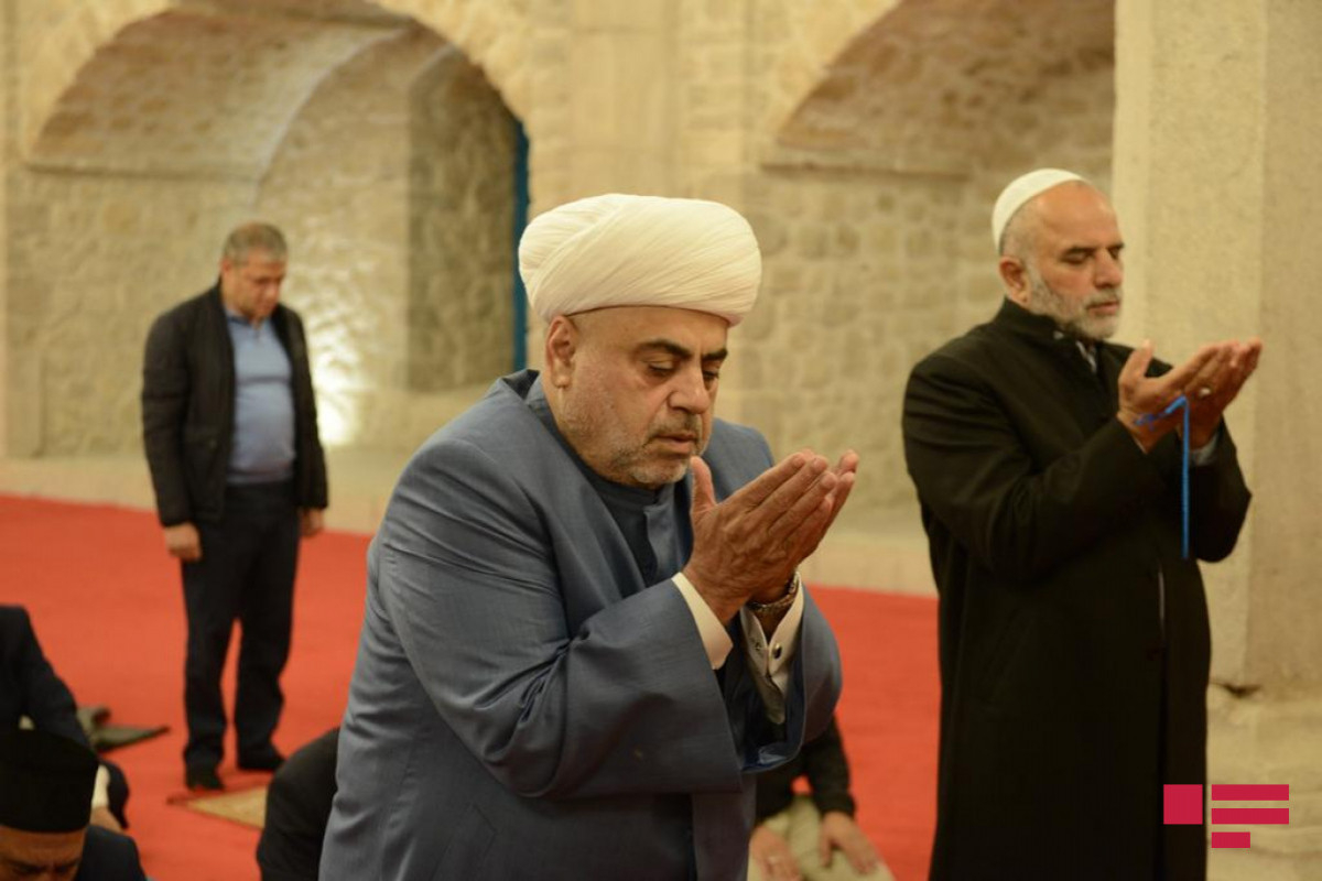 Din xadimləri Şuşada Yuxarı Gövhər Ağa məscidində namaz qılıblar - FOTO