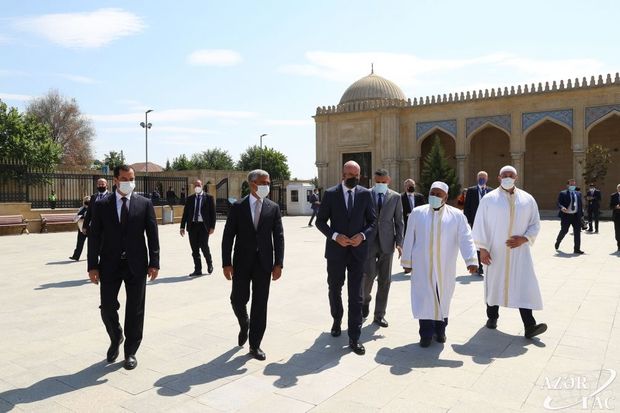 Avropa İttifaqı Şurasının Prezidenti Şamaxı Cümə məscidində - FOTO