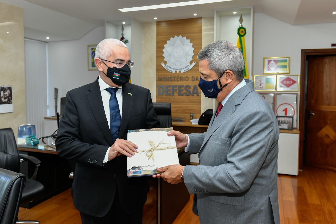 Braziliya müdafiə naziri azərbaycanlı səfiri qəbul etdi