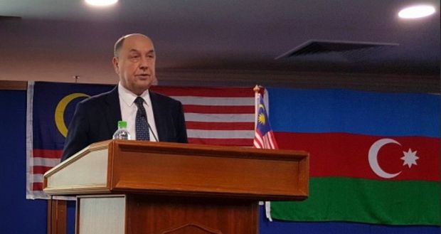 Prezident daha bir səfiri geri çağırdı