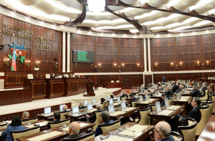 YAP: “Deputatın polisi döyməsi bizdə təəssüf hissi doğurur” - YENİLƏNİB