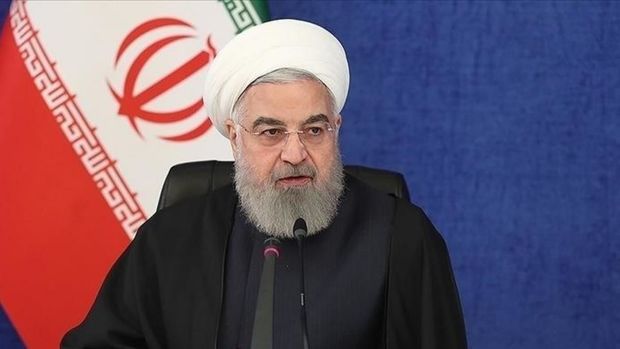 Ruhani İran xalqından üzr istədi