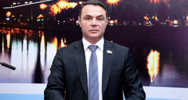Polisi döyən deputat Milli Məclisdə ÜZR İSTƏDİ