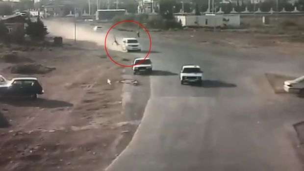 Piyadanı öldürən və üç maşınla toqquşan "Prado" sürücüsü ilə bağlı açıqlama- VİDEO