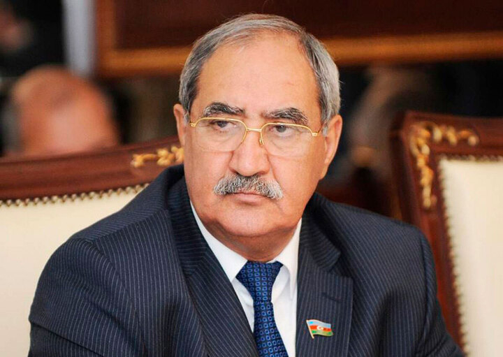 Fəzail Ağamalı: "Deputat xalq tərəfindən seçildiyini unutmamalıdır"