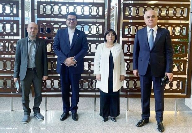 Azərbaycan nümayəndə heyəti İrana gedib