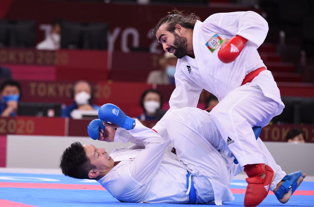 Rafael Ağayev yarımfinala yüksəldi, bürünc medalı təmin etdi