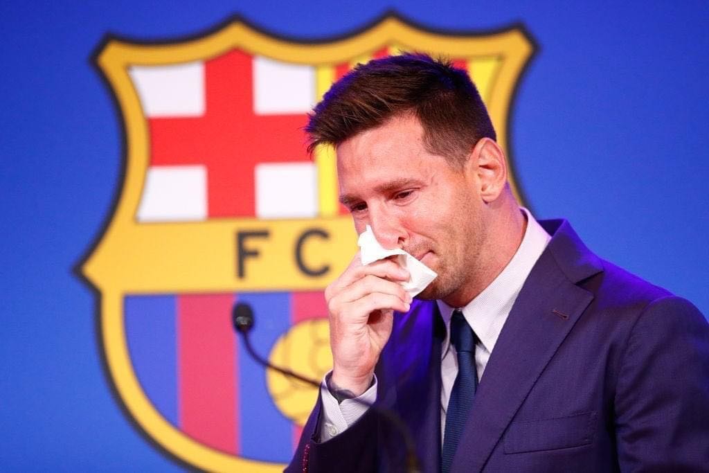 Messi “Barselona”dakı son mətbuat konfransında göz yaşlarına hakim ola bilmədi