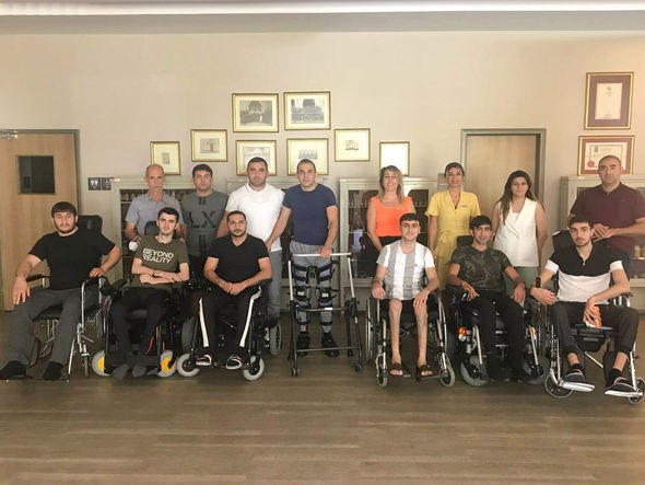 “YAŞAT”ın əməkdaşları Türkiyədə müalicə alan ağır yaralı qazilərimizlə görüşdü - FOTO
