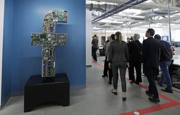 “Facebook” işçilərinin ofislərə qayıtmasını 2022-ci ilə qədər təxirə saldı