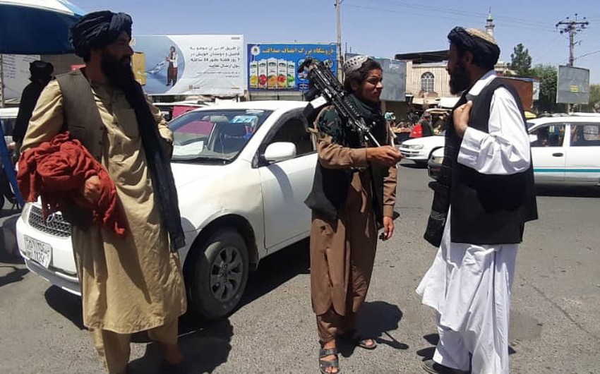 “Taliban” Əfqanıstanın bütün ərazisini ələ keçirdiyini elan etdi