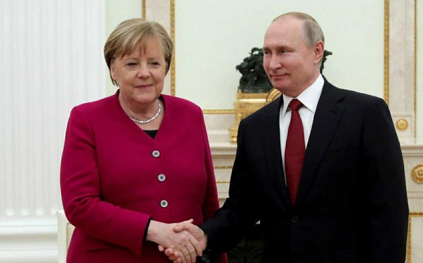Moskvada Putin və Merkel arasında danışıqlar başladı