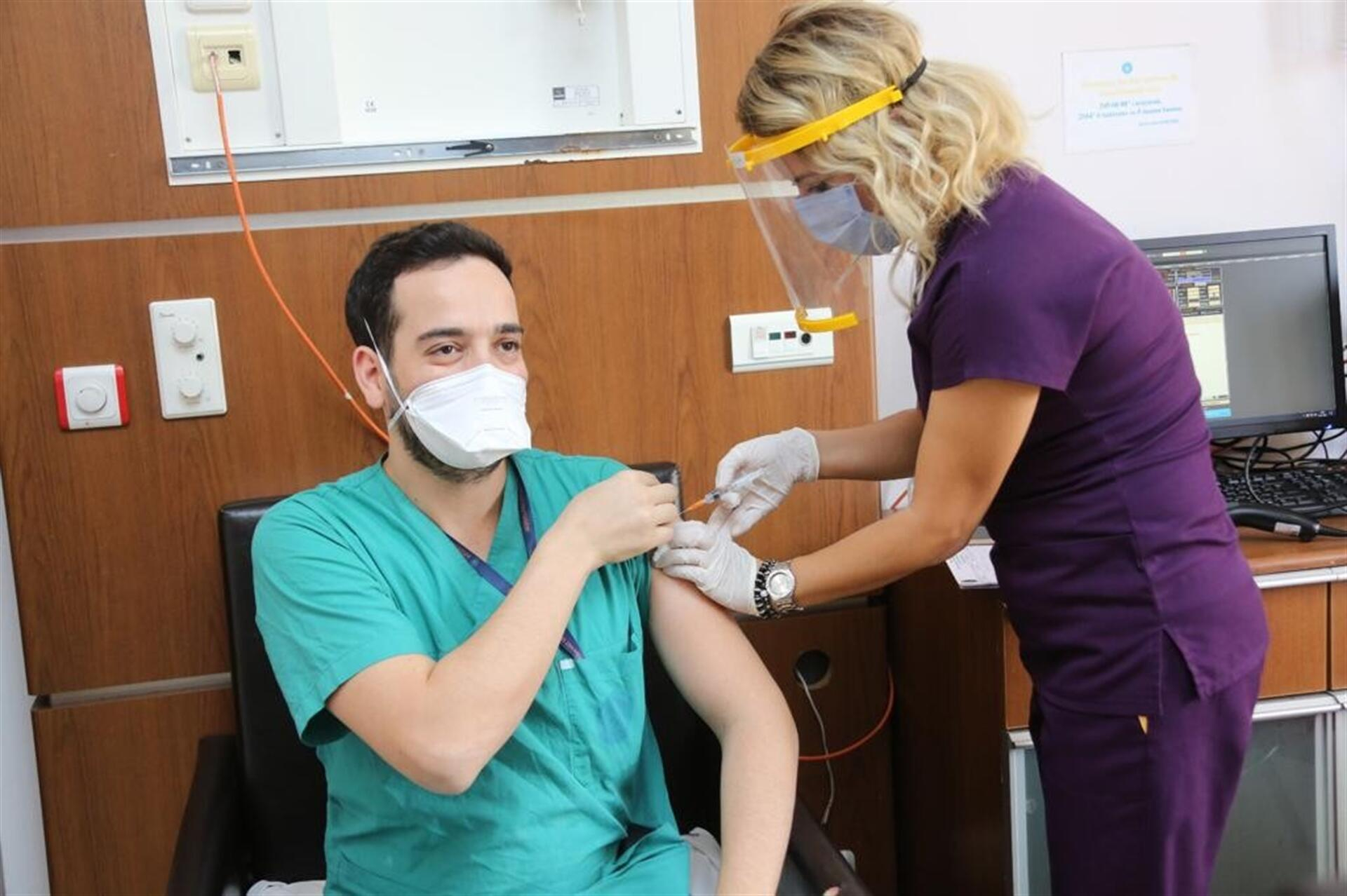 Azərbaycanda peyvənd olunanların sayı açıqlandı