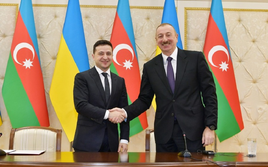 İlham Əliyev Volodimir Zelenskini təbrik etdi