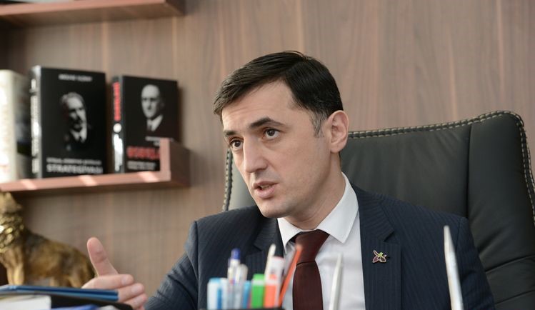 "Hansısa transgender bizim hüquqları bəyənmirsə, viza alıb getsin" - Partiya sədri