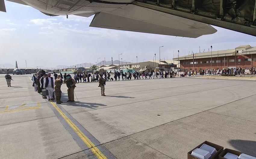 İtaliyaya məxsus təyyarə Kabildə atəşə tutuldu