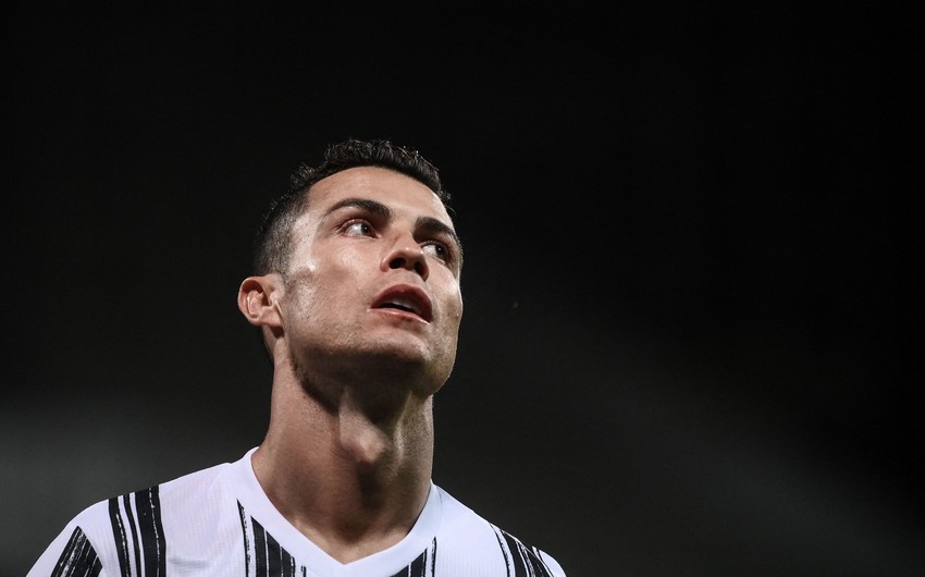 Ronaldo şəxsi təyyarəsi ilə Turindən ayrıldı