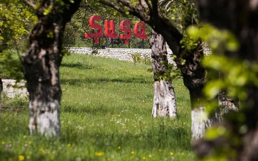 Prezident İlham Əliyevə və Mehriban Əliyevaya Şuşanın baş planı təqdim olunub