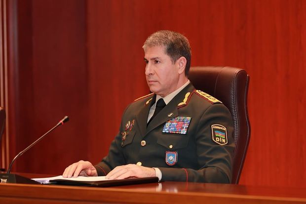Vilayət Eyvazov rəis müavinini işdən qovdu