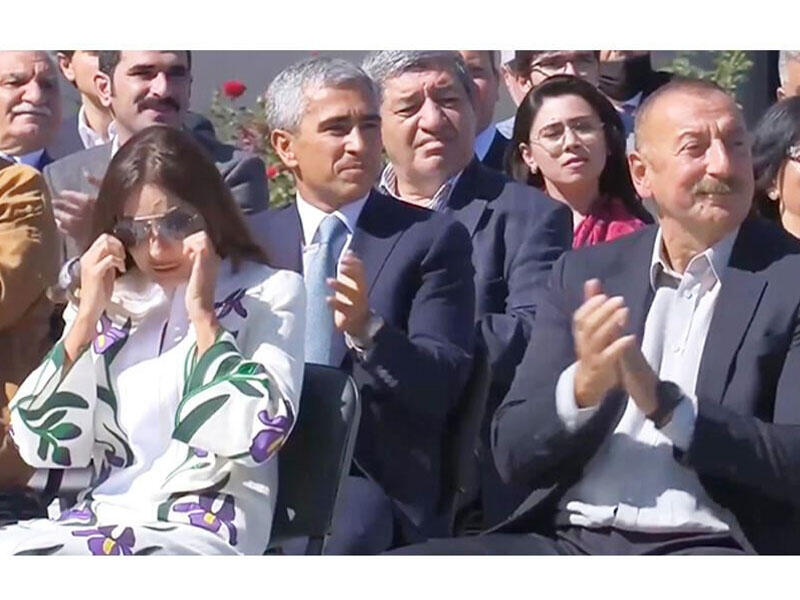 Ulu öndər Heydər Əliyevin sözləri birinci xanım Mehriban Əliyevanı kövrəltdi - VİDEO