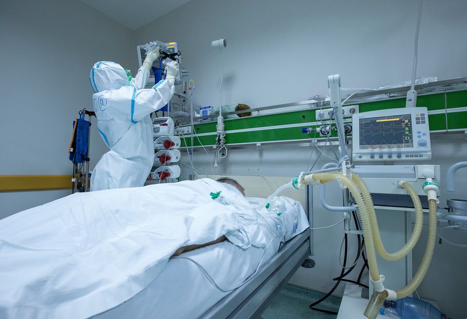 Reanimasiyada yatan koronavirus xəstələri üzərində araşdırma aparıldı – Yeni faktlar üzə çıxdı