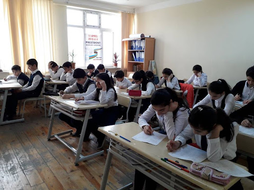 Azərbaycanda şagirdlərin yerdəyişməsi dayandırılır