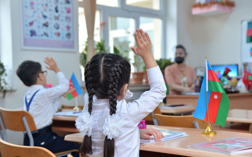 Bakıda bəzi məktəblərdə dərslər başladı