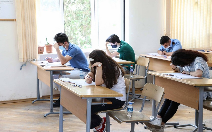 Ali məktəblərə qəbul olunan abituriyentlərin qeydiyyat müddəti uzadılıb