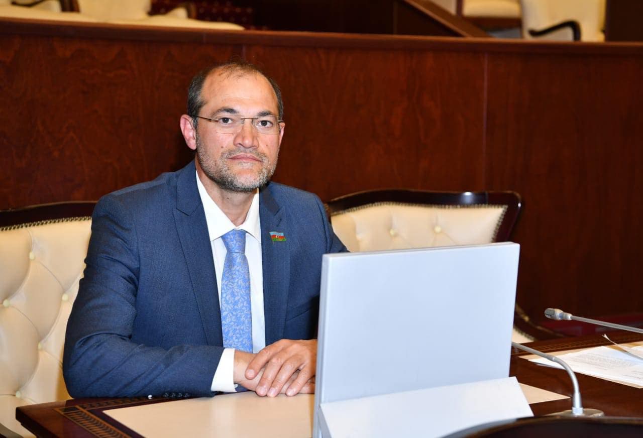 "Həftə sonları ictimai nəqliyyata qoyulan qadağanı ləğv edin" - Deputat Operativ Qərargaha səsləndi 