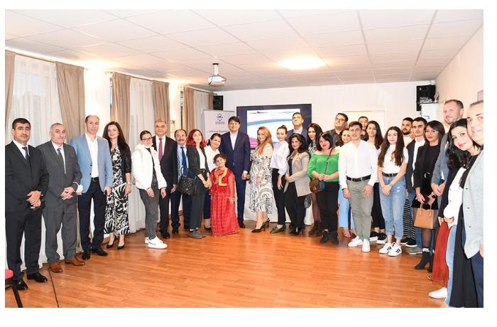 Diaspor Komitəsinin sədri Almaniyada yaşayan azərbaycanlılarla görüşdü — FOTOLAR