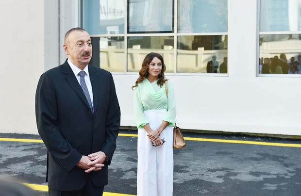 İlham Əliyev və Mehriban Əliyeva Bakı Avropa Liseyinin yeni binasının açılışında