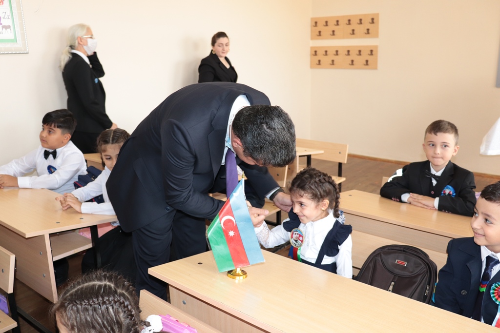 Şəhidlərin adını yaşadan siniflər - FOTOLAR