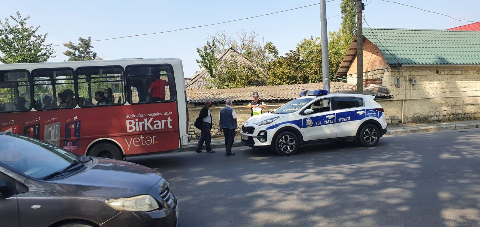 Avtobuslarda maska taxmayan sürücü və sərnişinlər cərimələndi