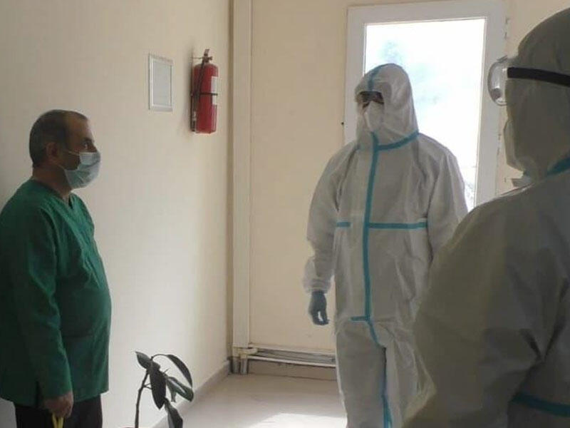 Yaşayış yerini tərk etmiş koronavirus xəstəsi olan tibb işçisi saxlanıldı
