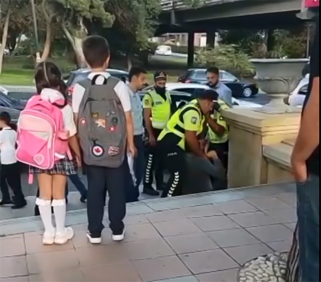 Polis vətəndaşı uşaqlarının gözü qarşısında döyüb? – RƏSMİ AÇIQLAMA