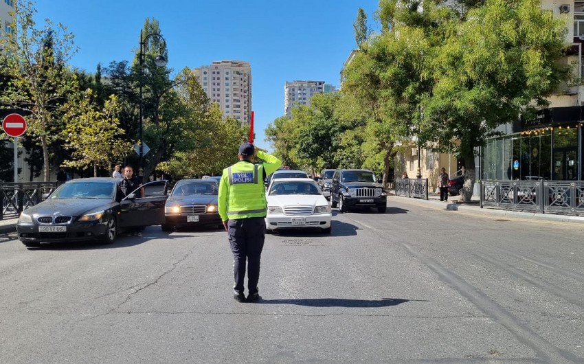 Bakının mərkəzində bağlanan yollar açıldı