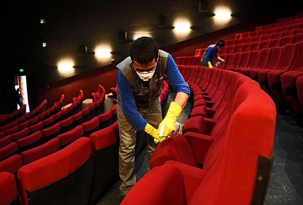 "Yalnız ailəvi insanlar kinoteatrlarda yanaşı otura bilər" - Yeni qaydalar