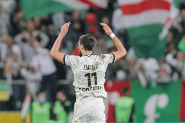 Mahir Emrelinin “Lester” zəfərindən sonra geyindiyi köynək gündəm oldu - FOTO