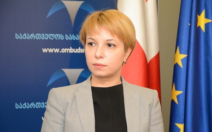Gürcüstan ombudsmanı Mixeil Saakaşviliyə baş çəkdi