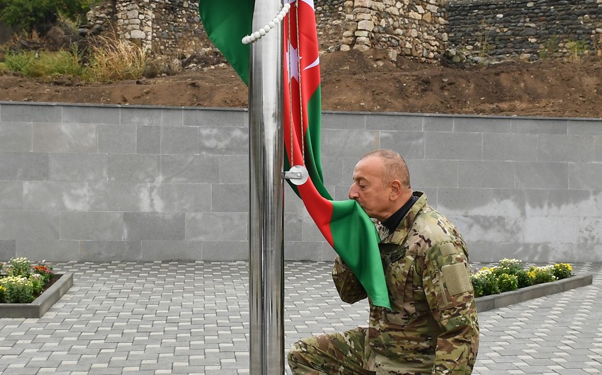 "Bütün strateji yüksəkliklərdə, qəsəbəyə gedən yüksəkliklərdə düşmən yerləşmişdi"