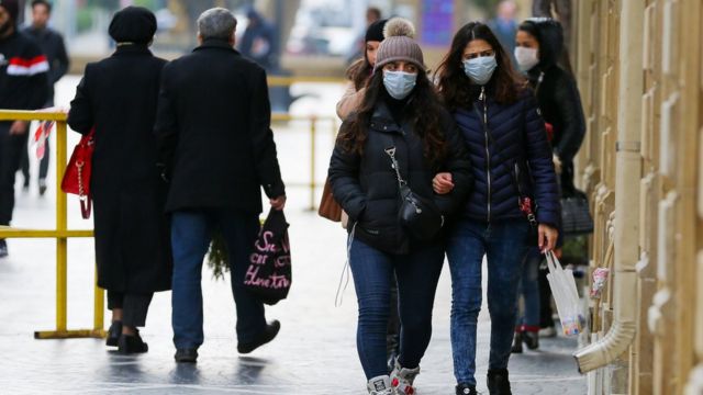 Səhiyyə Nazirliyinin rəsmisi: “Kifayət qədər insan hələ də virusa qarşı həssasdır”