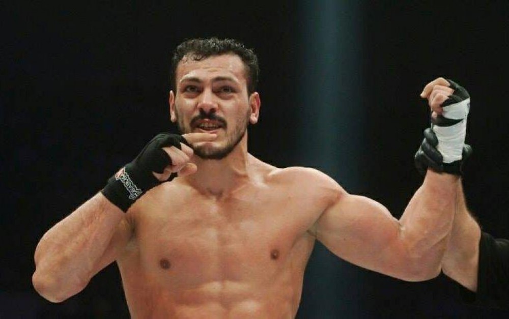 Zabit Səmədov nokautla qalib gəldi - DÖYÜŞÜN VİDEOSU