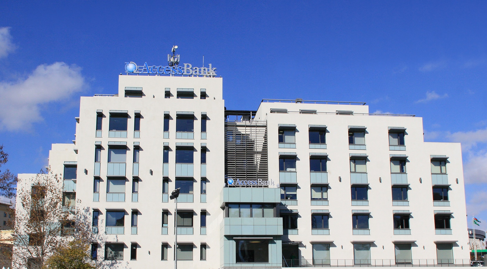 AccessBank xidmətlərindən ən çox istifadə edilən bankların top beşliyində!