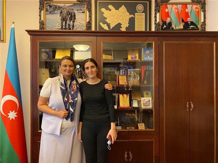 Qənirə Paşayeva 'Murov aslanı'nın xanımı ilə görüşüb - FOTO