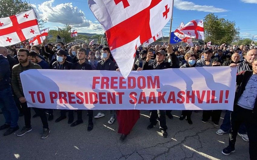 Saakaşvilinin tərəfdarları ondan aclıq aksiyasını dayandırmağı xahiş ediblər