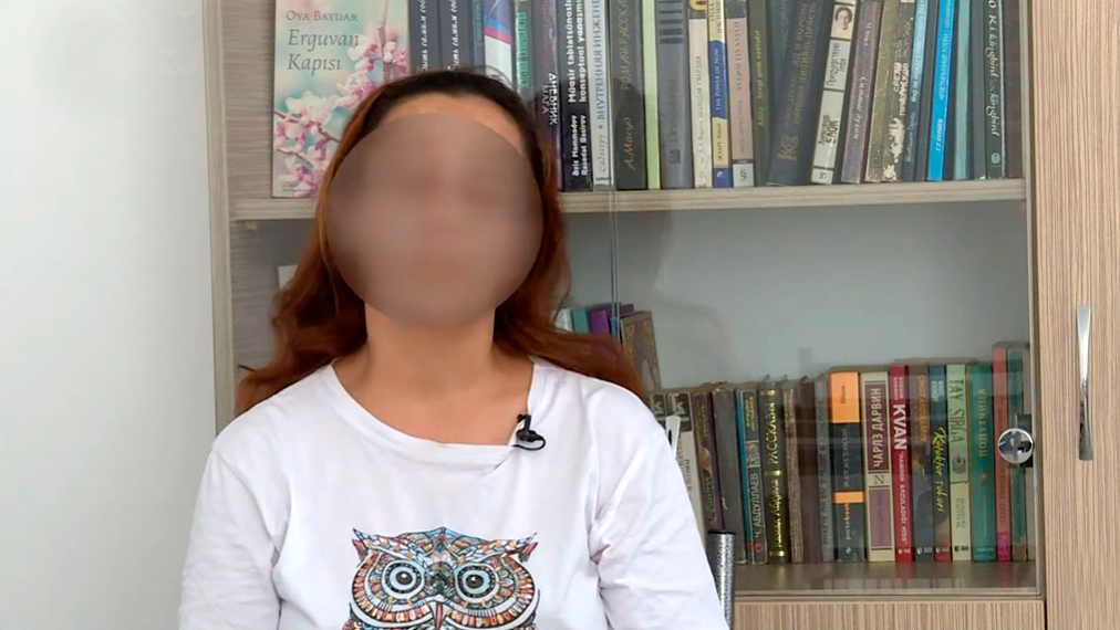 Azərbaycanda şok hadisə: 11 il müəllim işləyən qadın "patı" çəkirmiş - VİDEO
