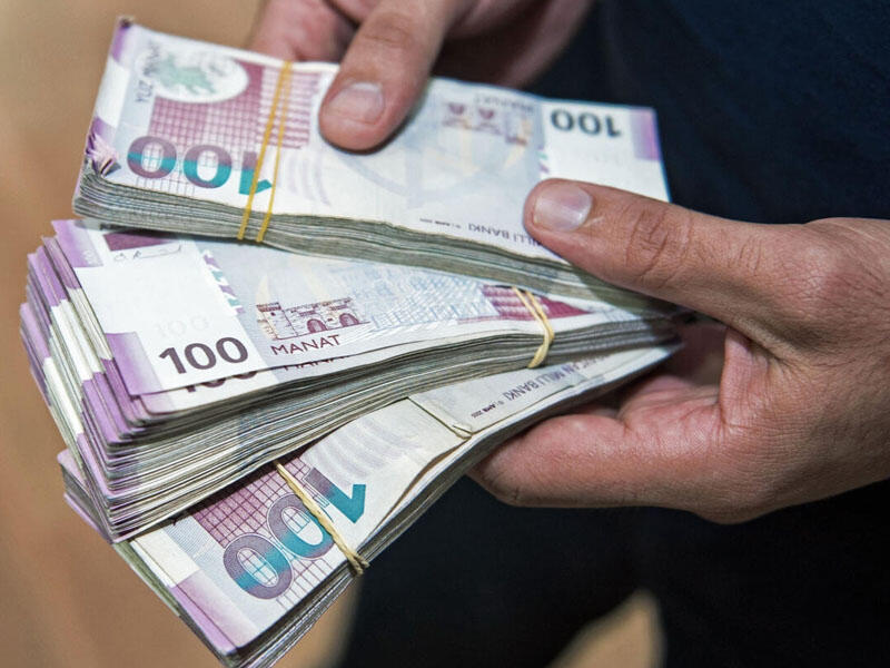 Bakıda şok fırıldaqçılıq - 33 min manatı alıb binaya daxil oldu, arxa qapıdan qaçdı