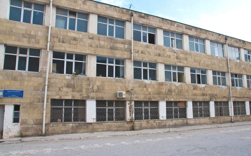 Bakıda bu məktəb koronavirusa görə bağlanıb
